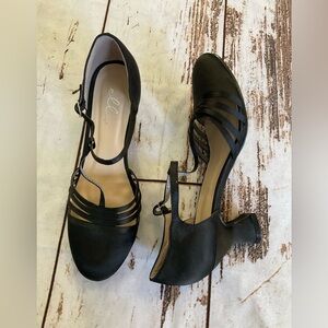ELLIE SHOES LUCILLE‎ PUMPS